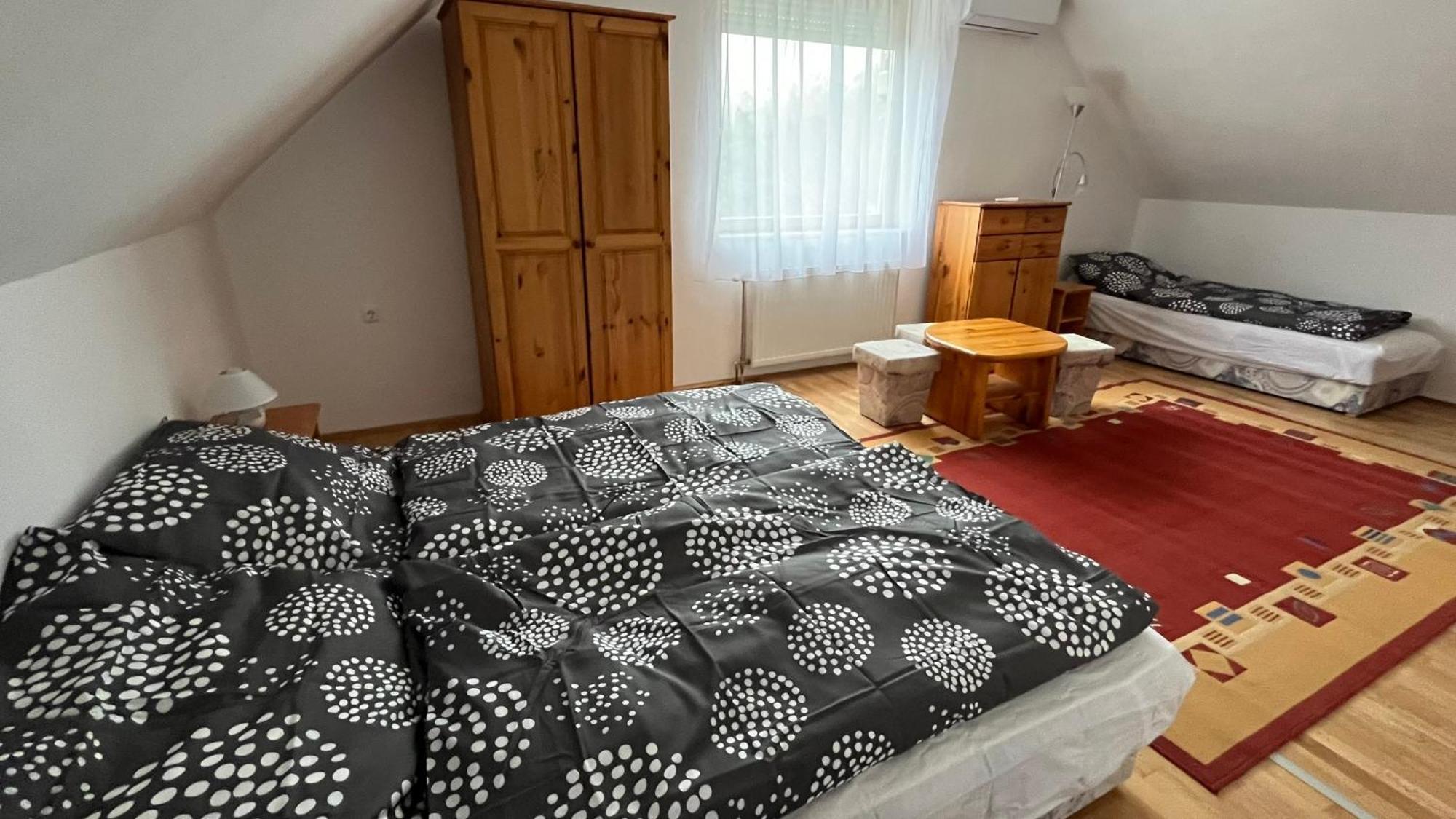 Boezsi Apartman Sárvár Exterior foto