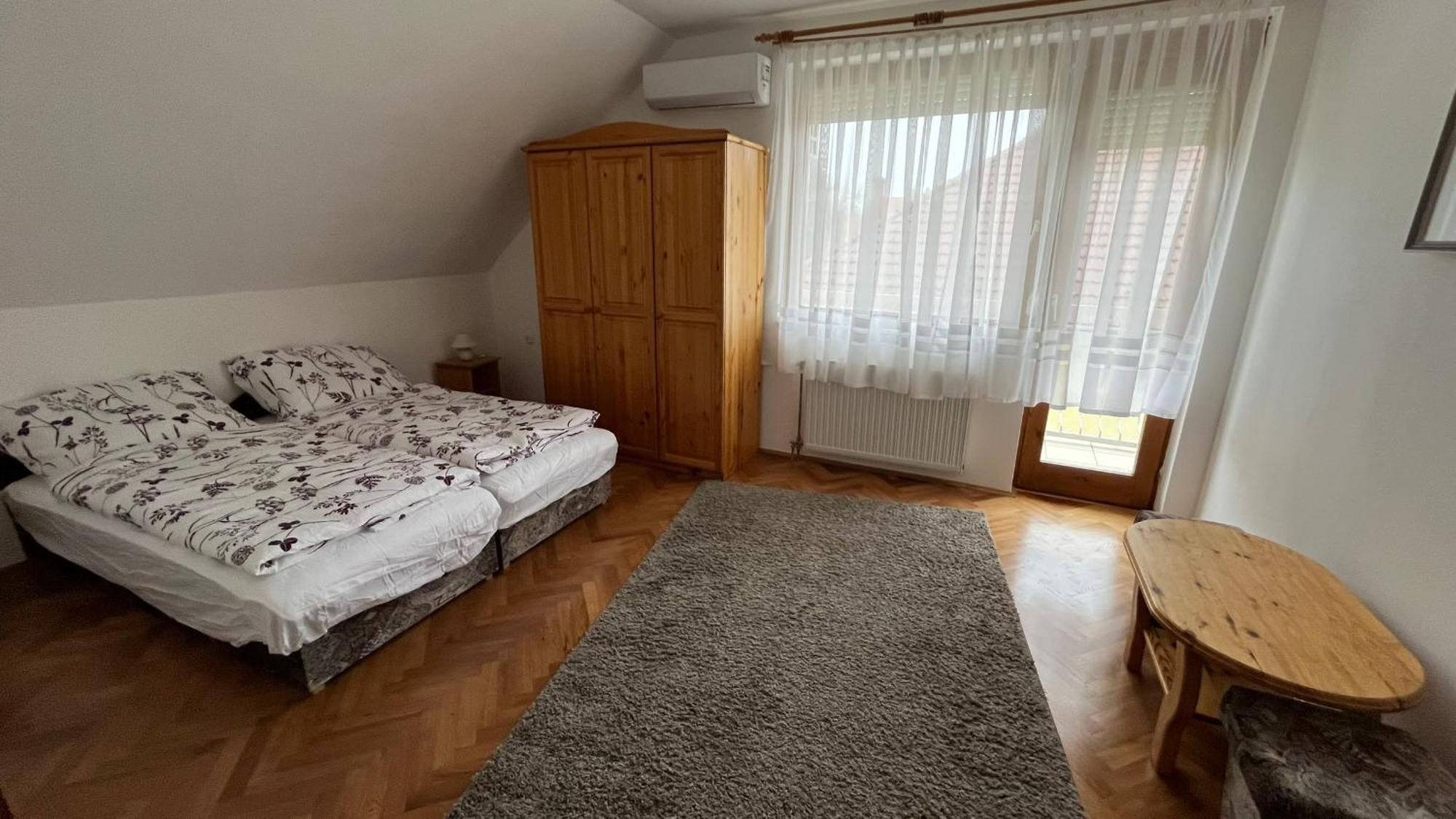 Boezsi Apartman Sárvár Exterior foto