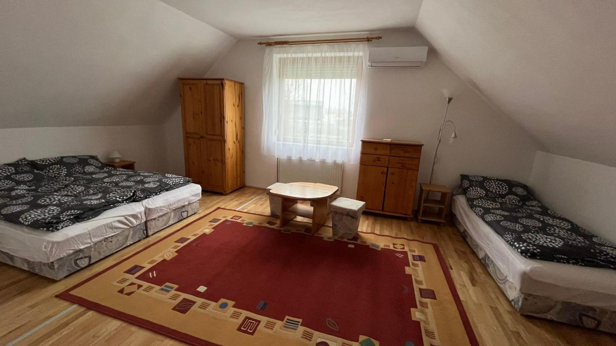 Boezsi Apartman Sárvár Exterior foto