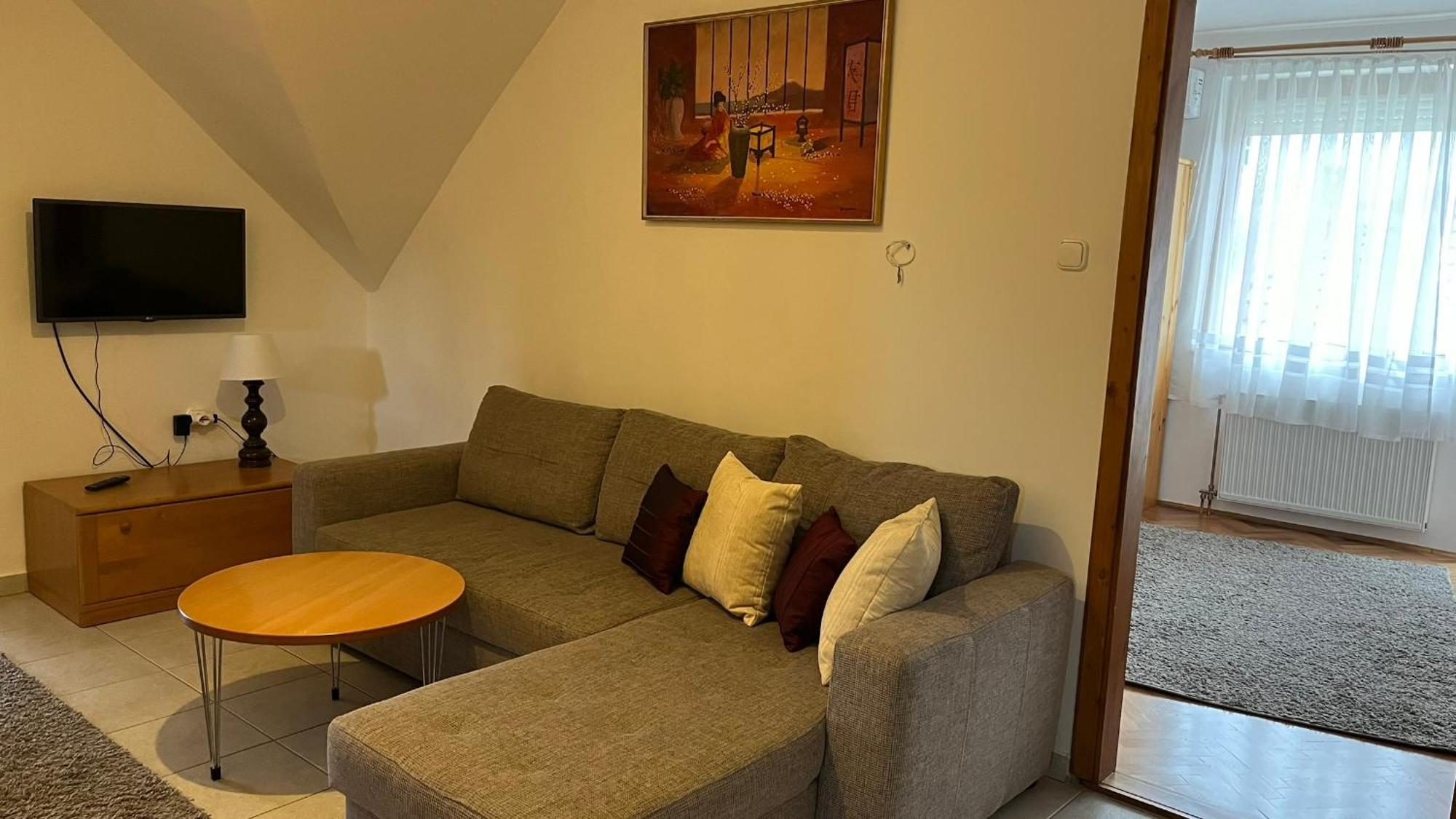 Boezsi Apartman Sárvár Exterior foto